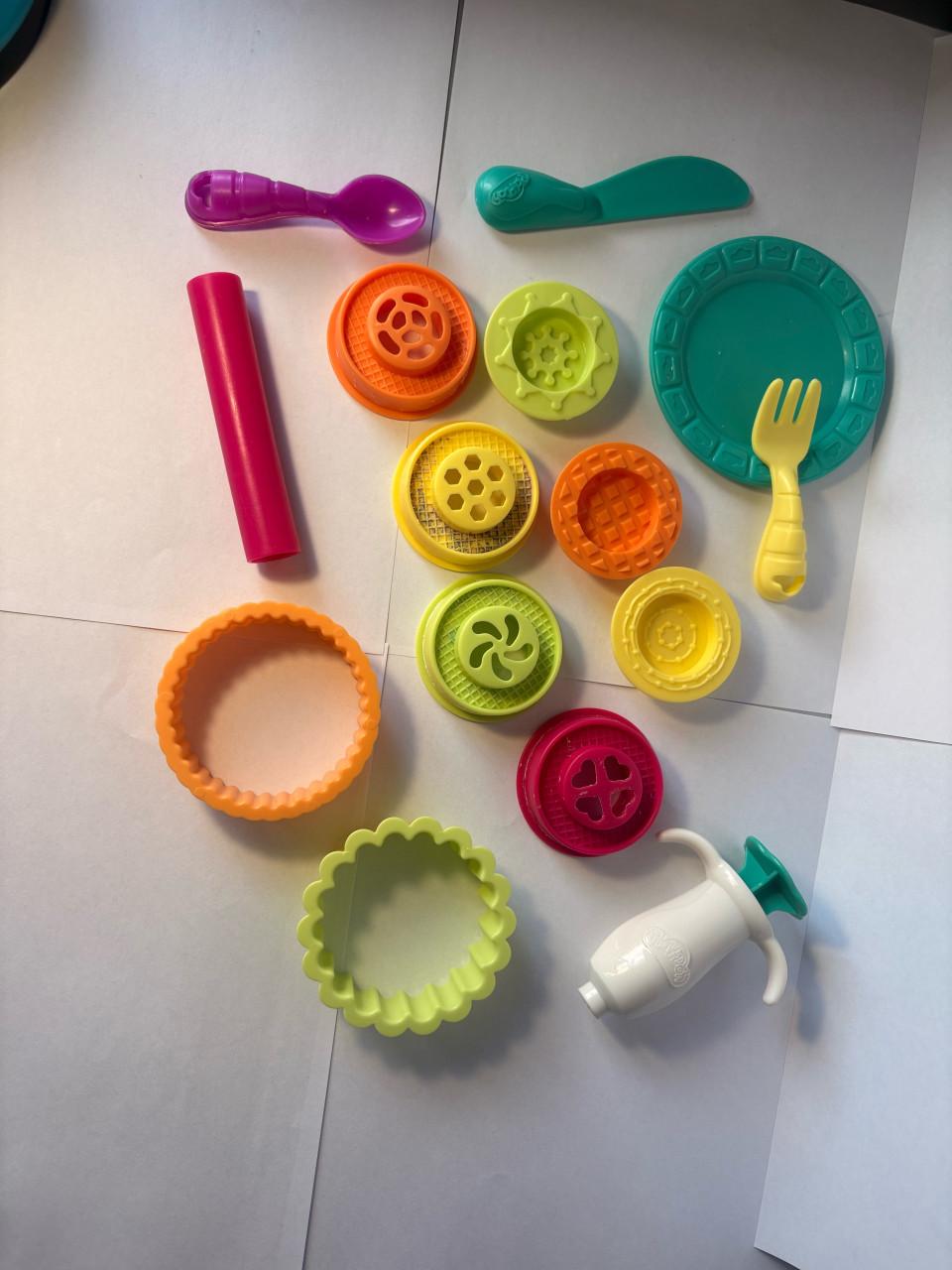 Play-doh cupcake maker