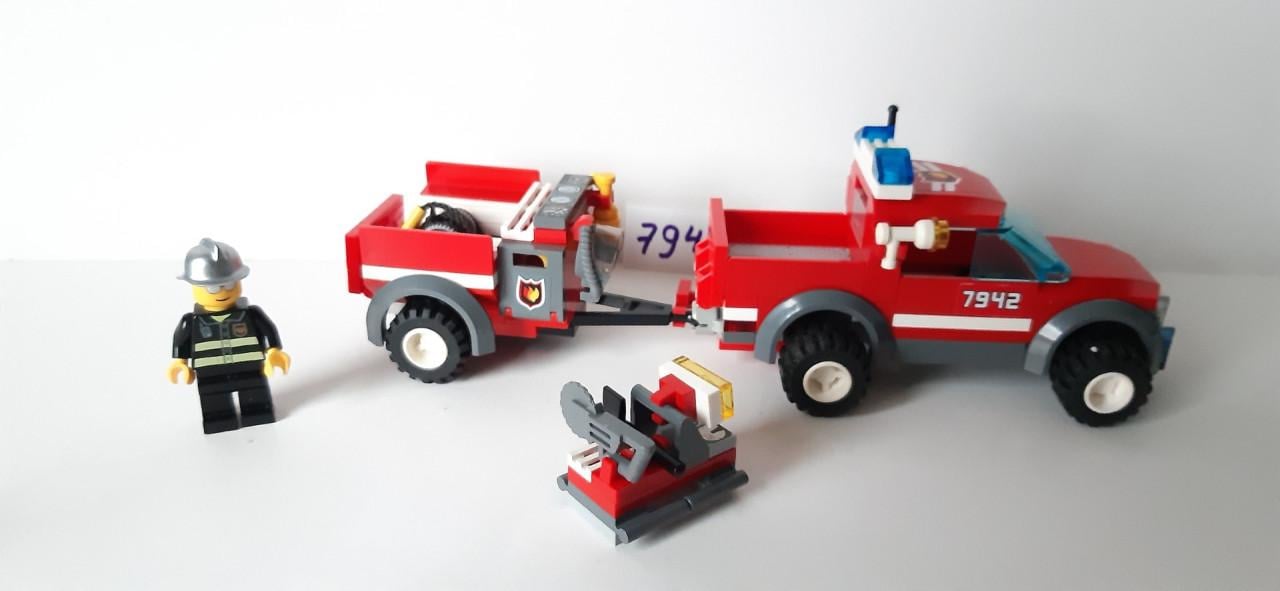 Lego City 7942:  Brandweer Pick-Up Truck