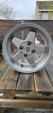 Licht metalen velgen Peugeot GT