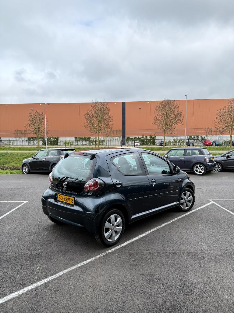 Toyota Aygo 1.0-12v aspiration green navigator