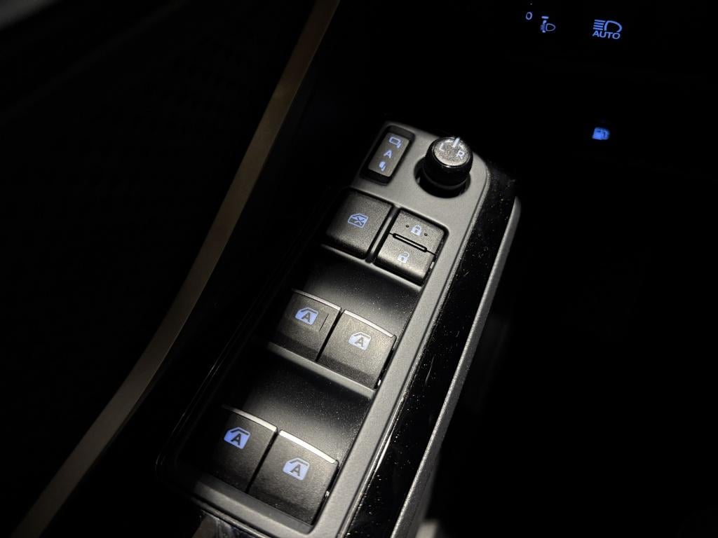 Toyota C-hr 1.8 hybrid dynamic | navi | camera | trekhaak |