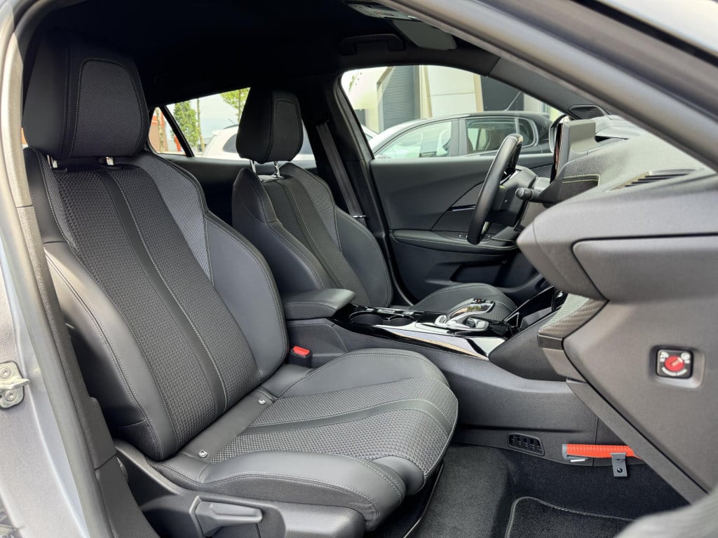 Peugeot E-2008 ev gt 50 kwh | adapt. cruise control | stoelverwarming | dod