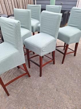 4 barstoelen € 40,-