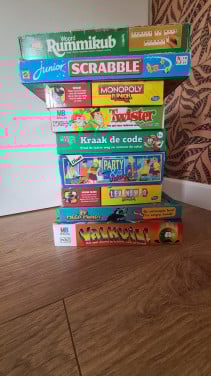 Verschillende gezelschapsspellen, wo rummikub, monopoly etc