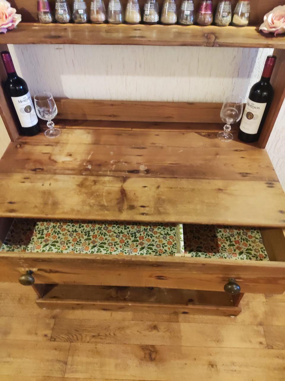 Grenen borden kast / vitrine kast / keukenkast