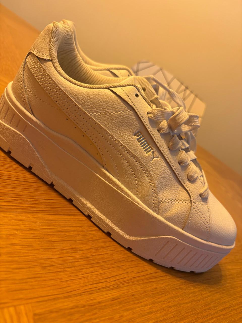 Sneakers wit Puma Nieuw