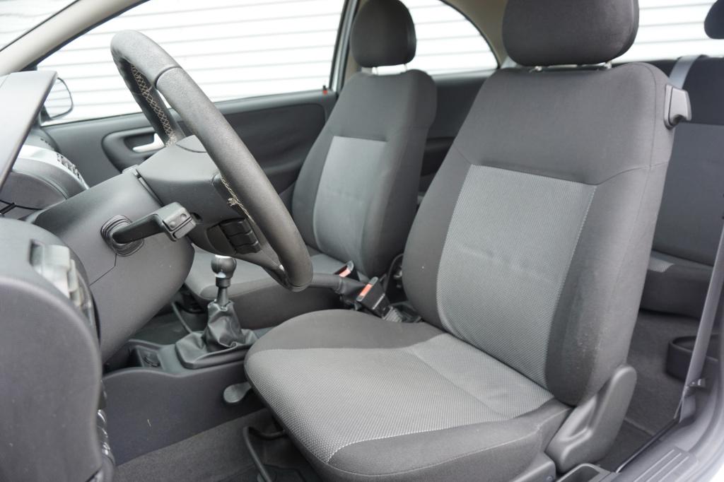Opel Corsa 1.2-16v silverline airco / elektr. ramen / lm velgen / nap