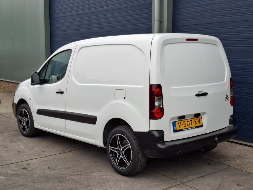 Citroen Berlingo 1.6 bluehdi 75 comfort airco / kasten inrichting / trekhaa