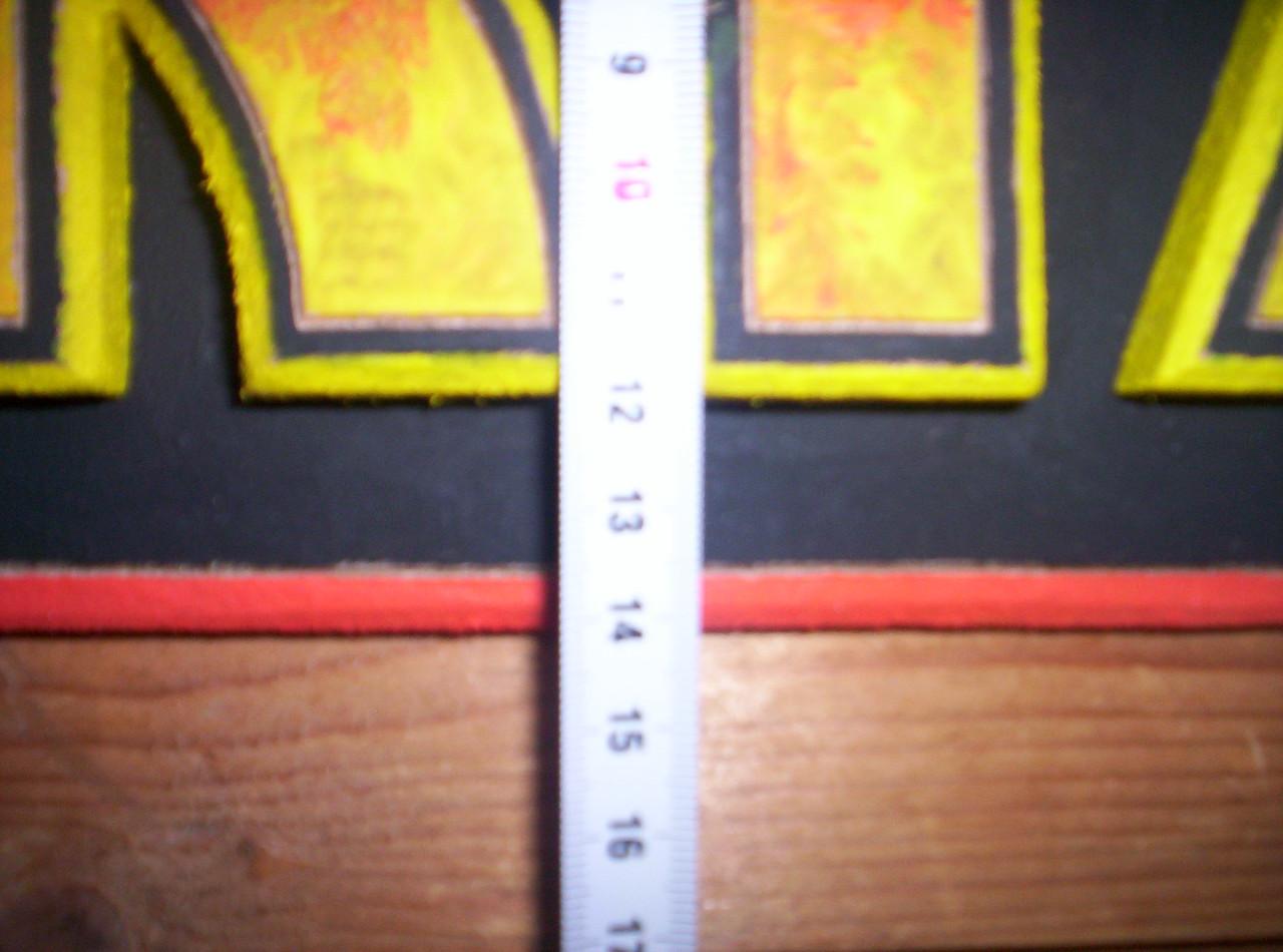 Te koop bord met tekst KISS