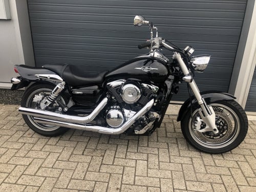 Suzuki VZ1600 Marauder uit 2005 met 28 dkm, mooie dikke cruiser €5250,-