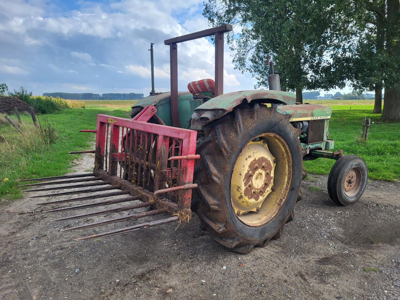 John Deere 1120