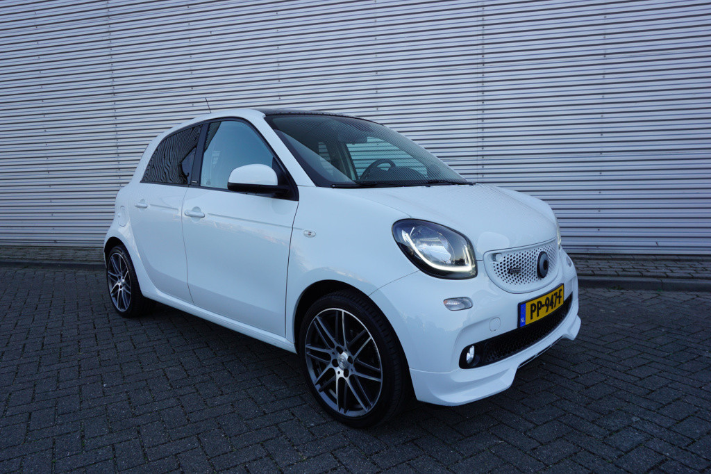 Smart Forfour 1.0 t brabus automaat panoramadak / navi / cruise / camera / 
