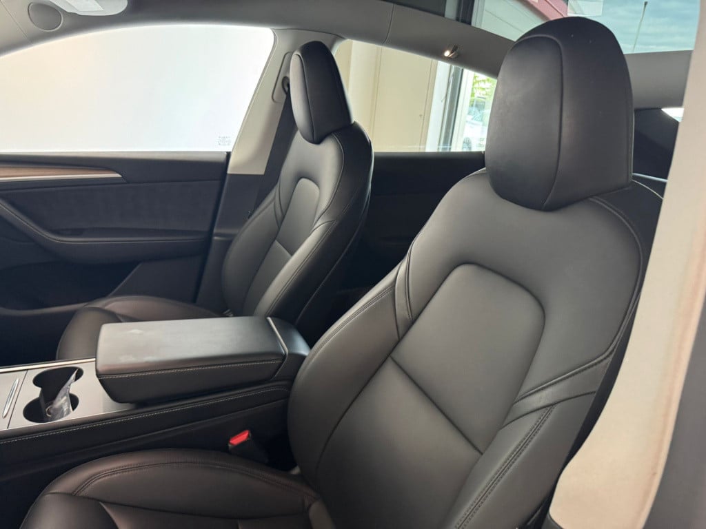 Tesla Model Y long range awd 75 kwh
