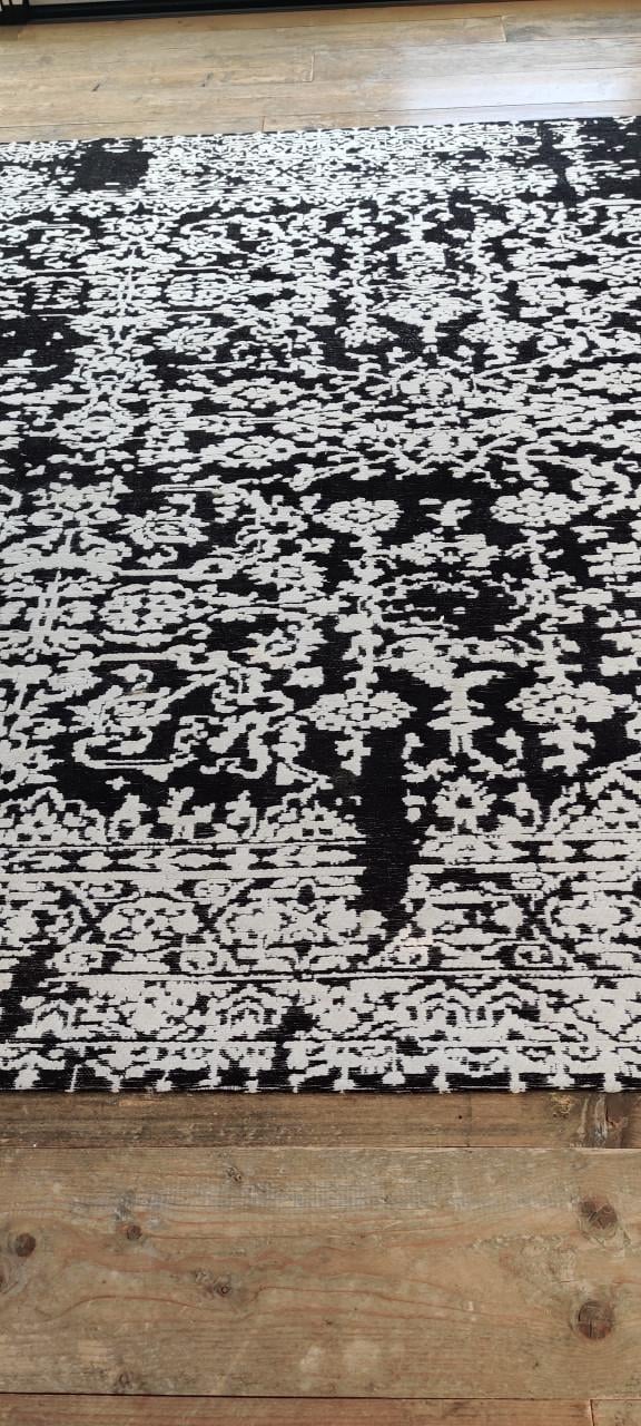 Vloerkleed nieuw, zwart wit 200 x 300 cm