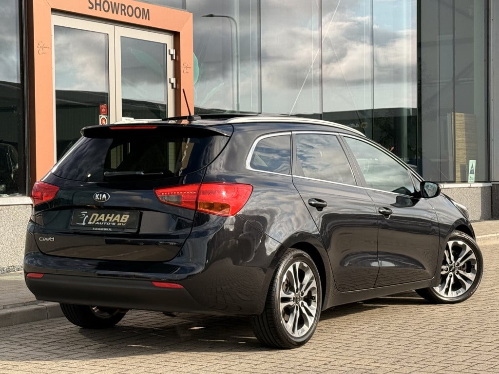Kia Cee'd sportswagon 1.6 gdi businessline | pano | leder | stoel/stuur ver