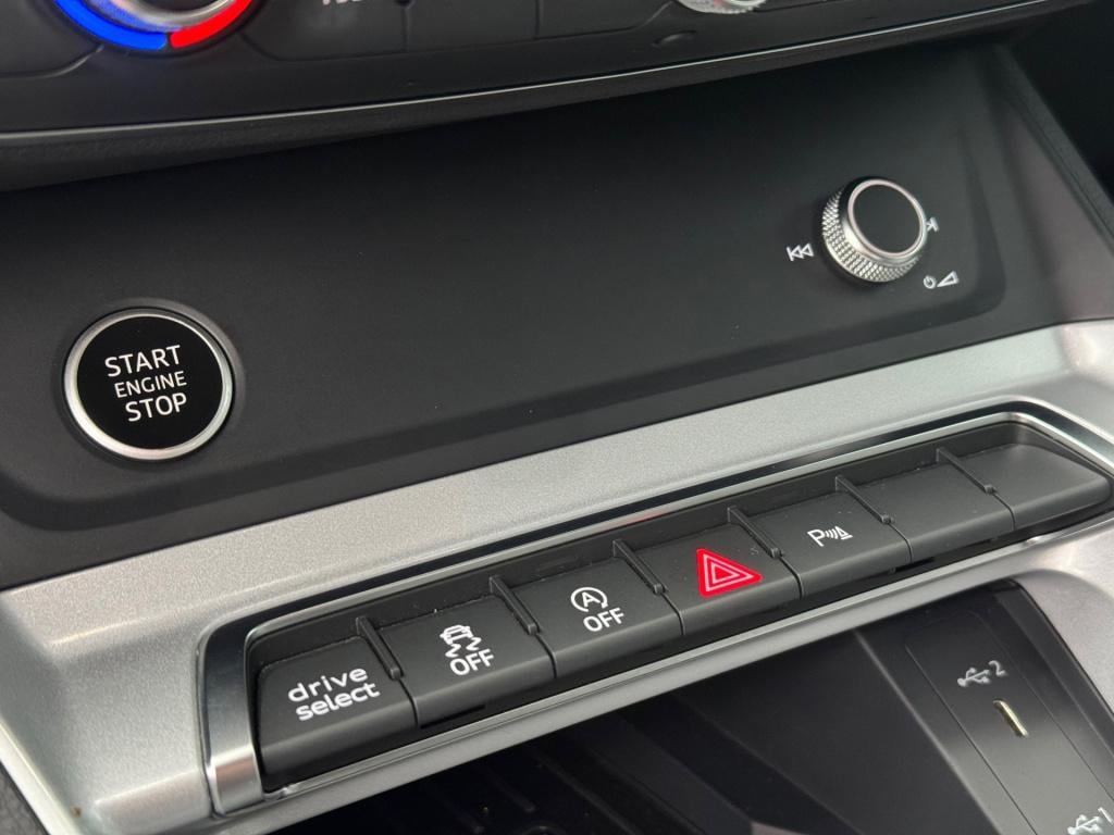 Audi Q3 sportback 35 tfsi s edition * camera * keyless * leder * stoelverwa