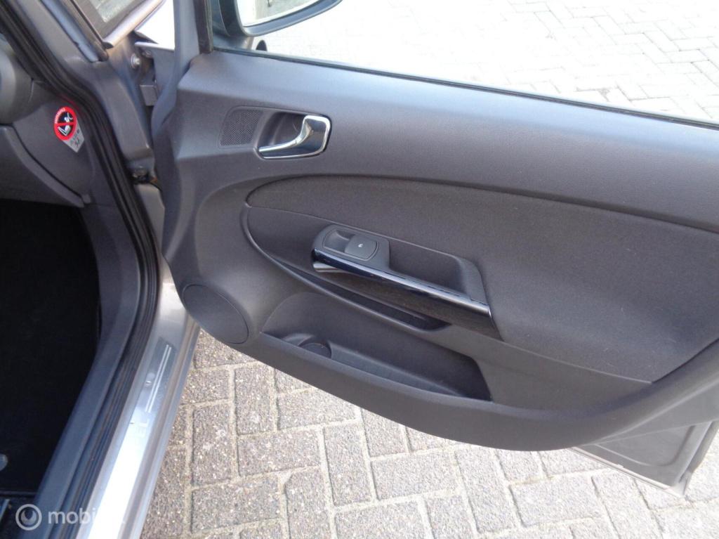 Opel Corsa 1.4-16v design ed/automaat/airco/stoelverw/ stuurverw/cruise con