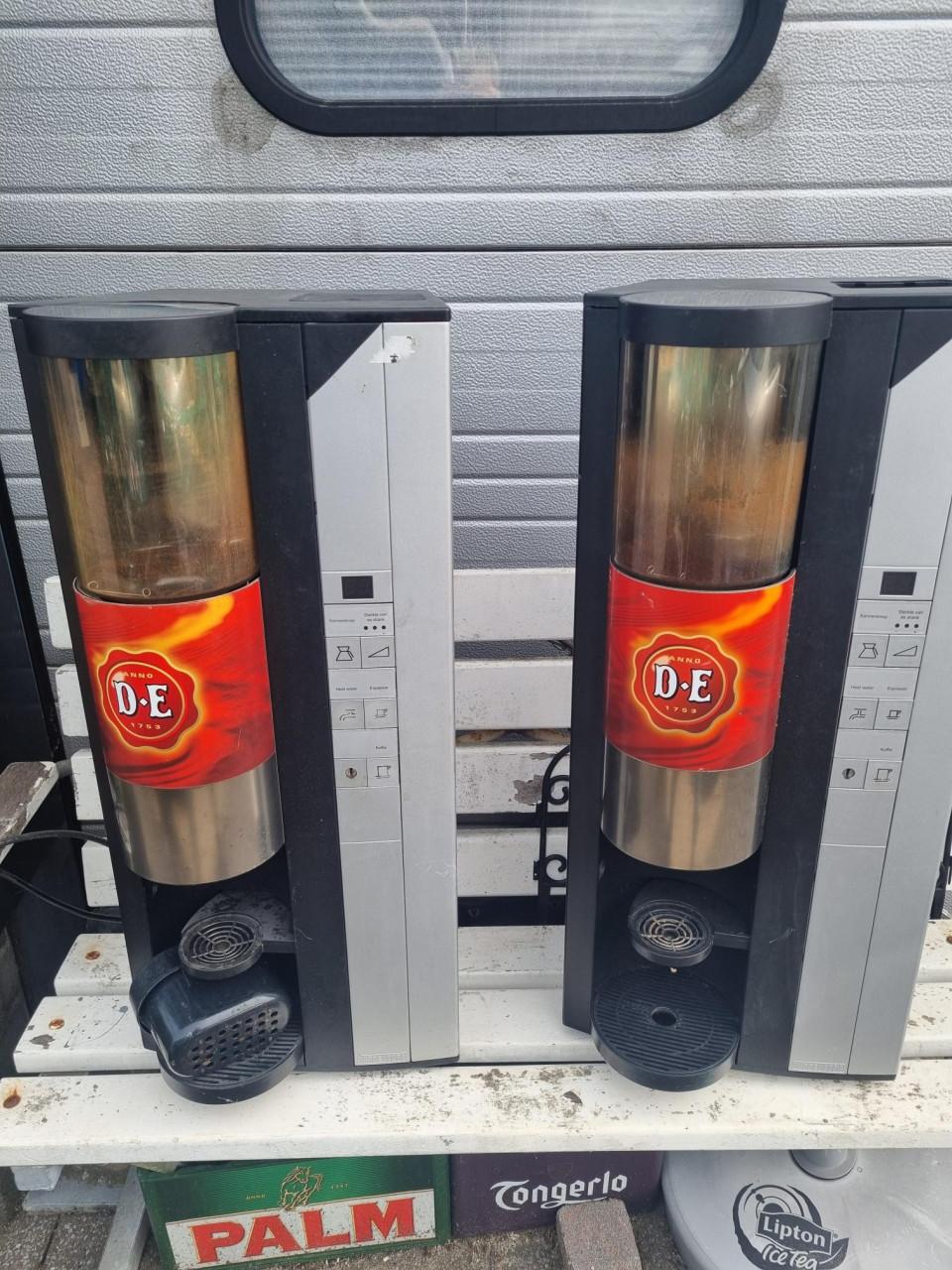 2 x Koffie-machine DE - van Douwe Egberts