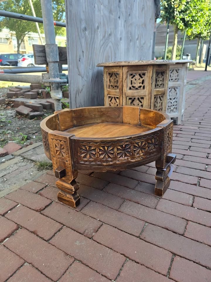SCHITTERENDE CHAKKI KOFFIETAFEL €150,-  NU MAAR €115,- WEG=WEG