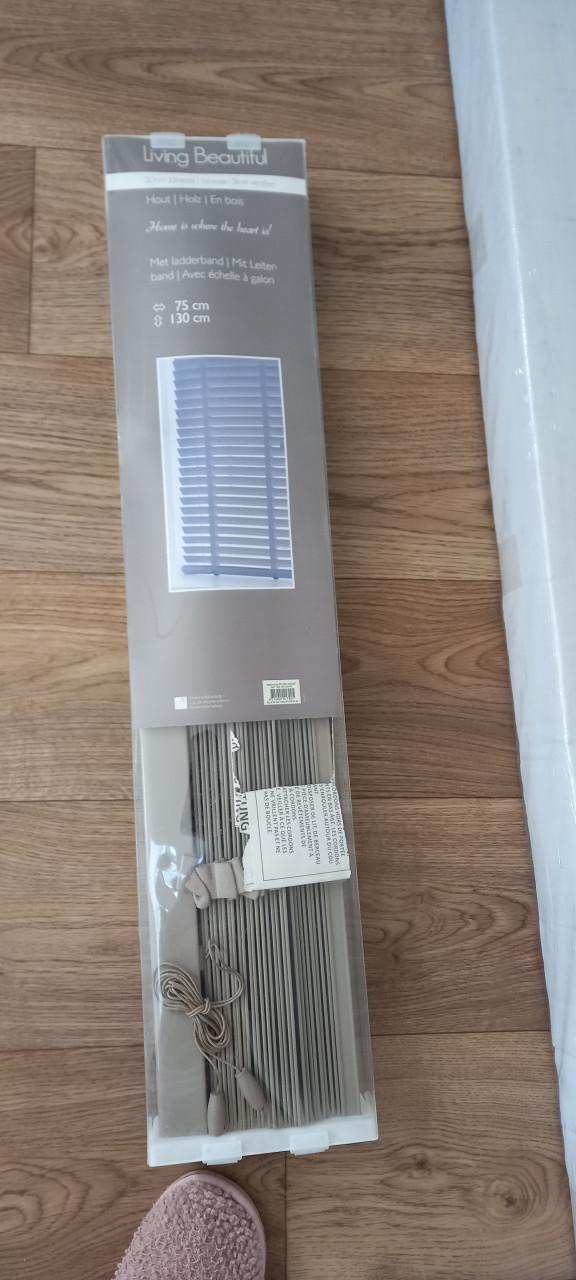 2 stuks houten lamellen taupe kleur nieuw in verpakking