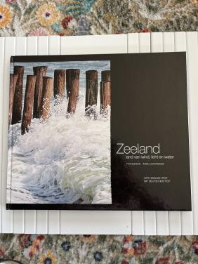 Boek: Zeeland land van wind, licht en water