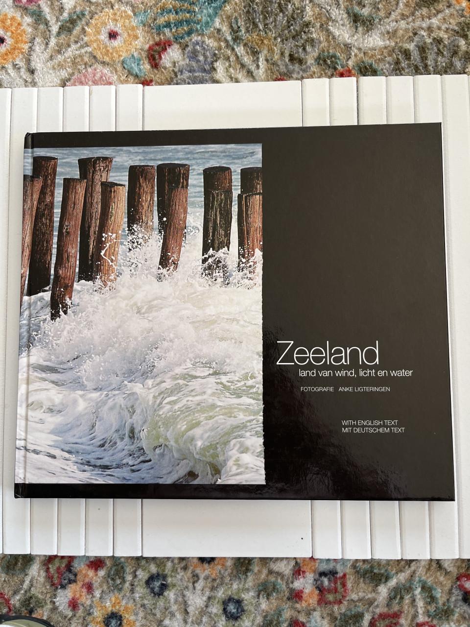 Boek: Zeeland land van wind, licht en water