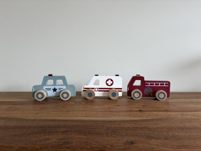 Little Dutch | houten hulpverleningsauto's