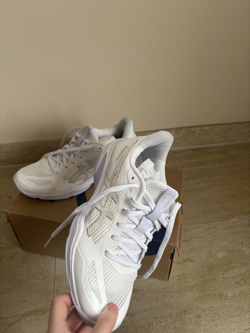 ASICS schoenen 1x gedragen Maat 39