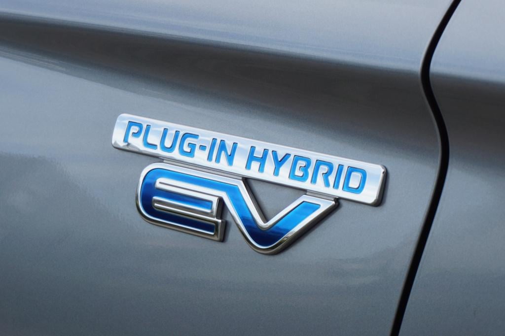 Mitsubishi Outlander 2.0 phev executive edition automaat - navi / cruise / 