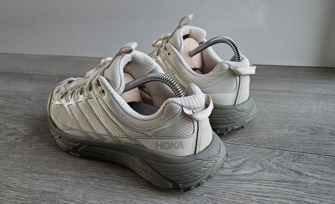 HOKA Mafate Three2 Beige Wandelschoenen Maat 42