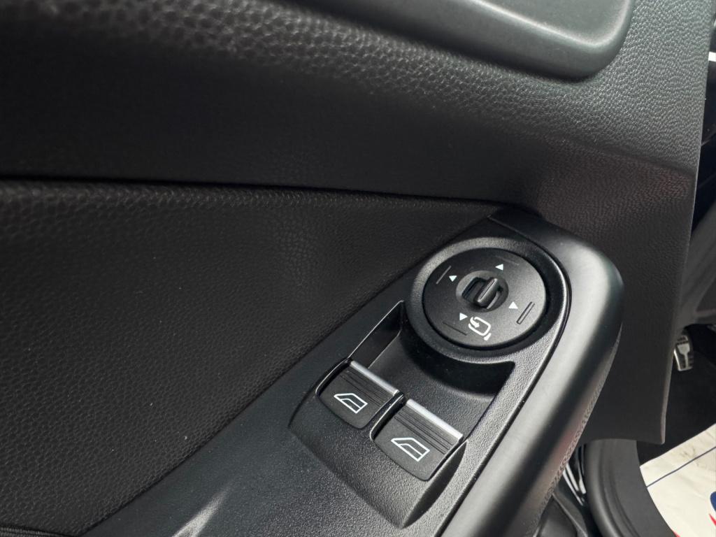 Ford Fiesta 1.6 st2 * camera * recaro * stoelverwarming * clima