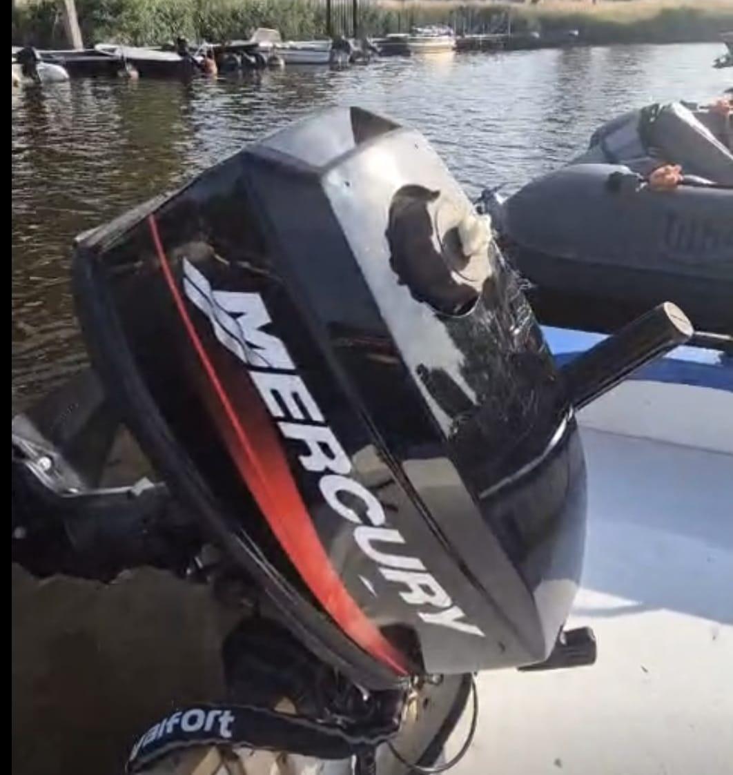 Complete boot met trailer en motor