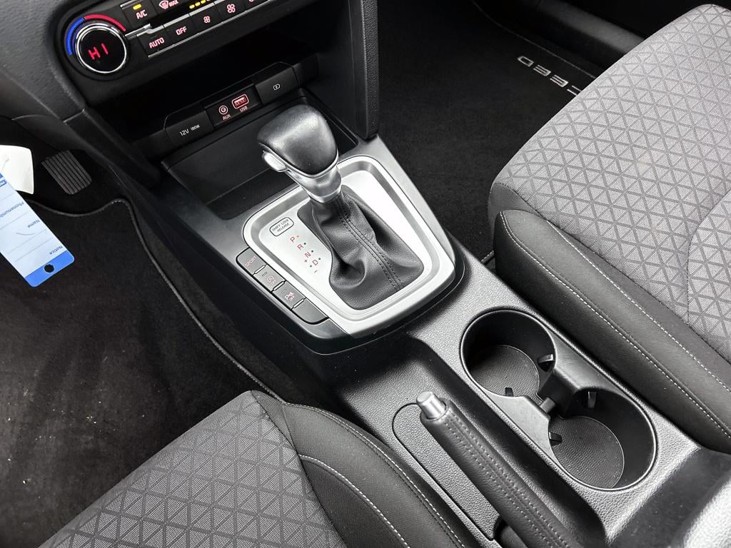 Kia Cee'd 1.4 t-gdi dynamicline automaat parkeer camera | climate control |