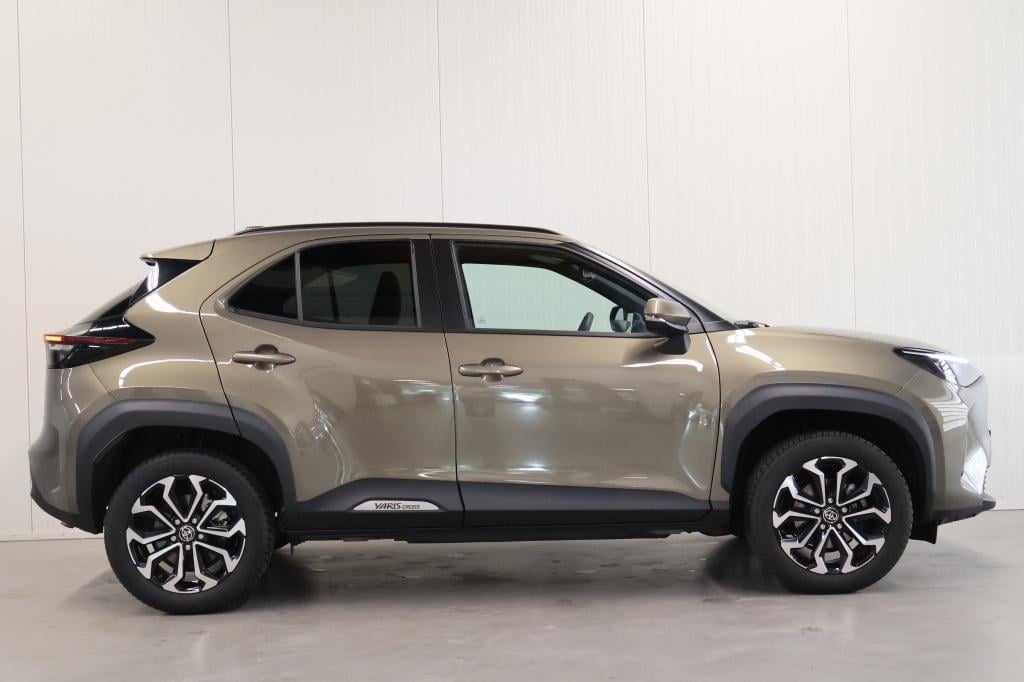 Toyota Yaris Cross 1.5 hybrid 115 first