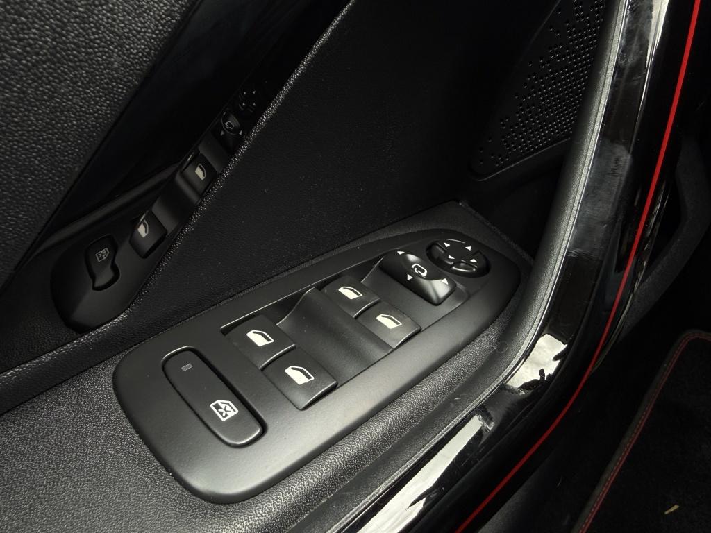 Peugeot 2008 1.2 puretech gt-line - trekhaak - parelmoerwit -