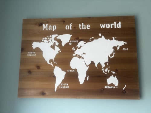 Houten wereldkaart