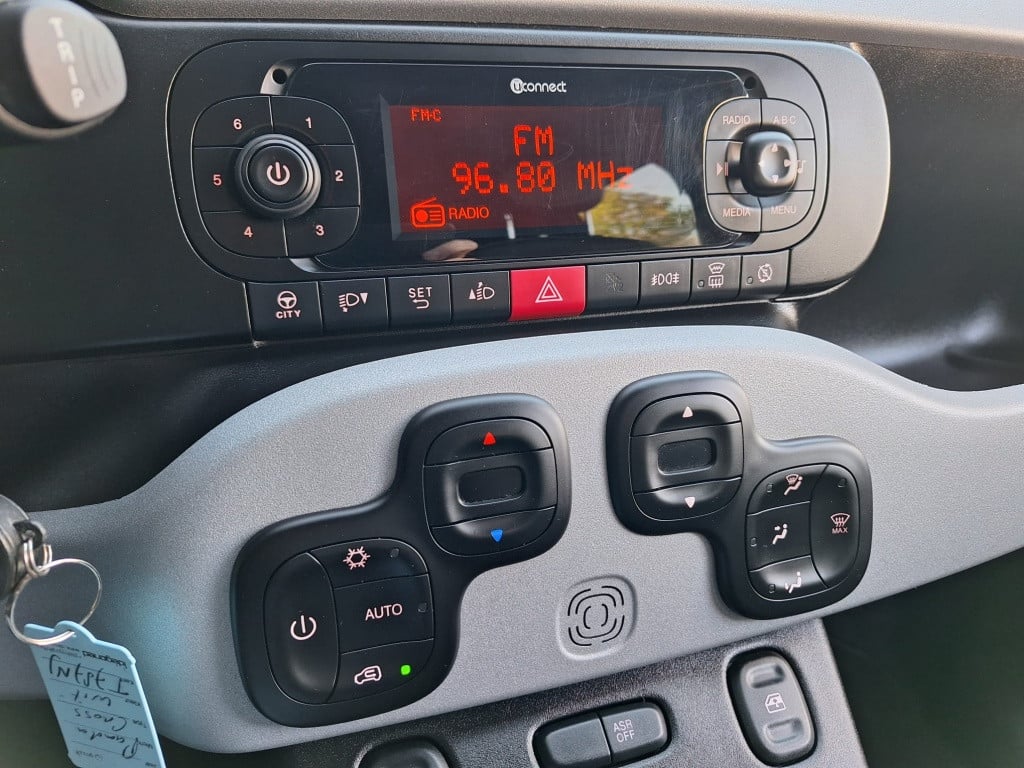 Fiat Panda 1.0 hybrid city cross