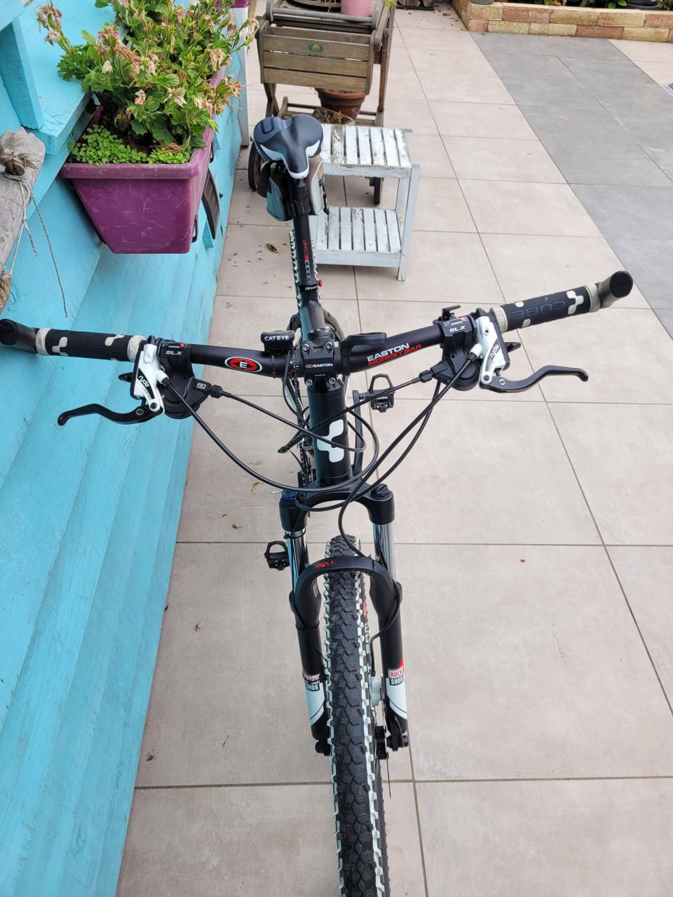 Te koop zeer nette cube mountainbike