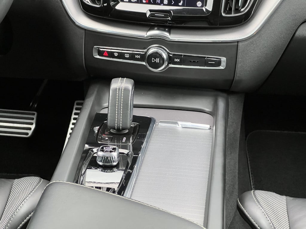 Volvo XC60 t8 405pk polestar engineered| b&w sound| panodak| facelift| adap