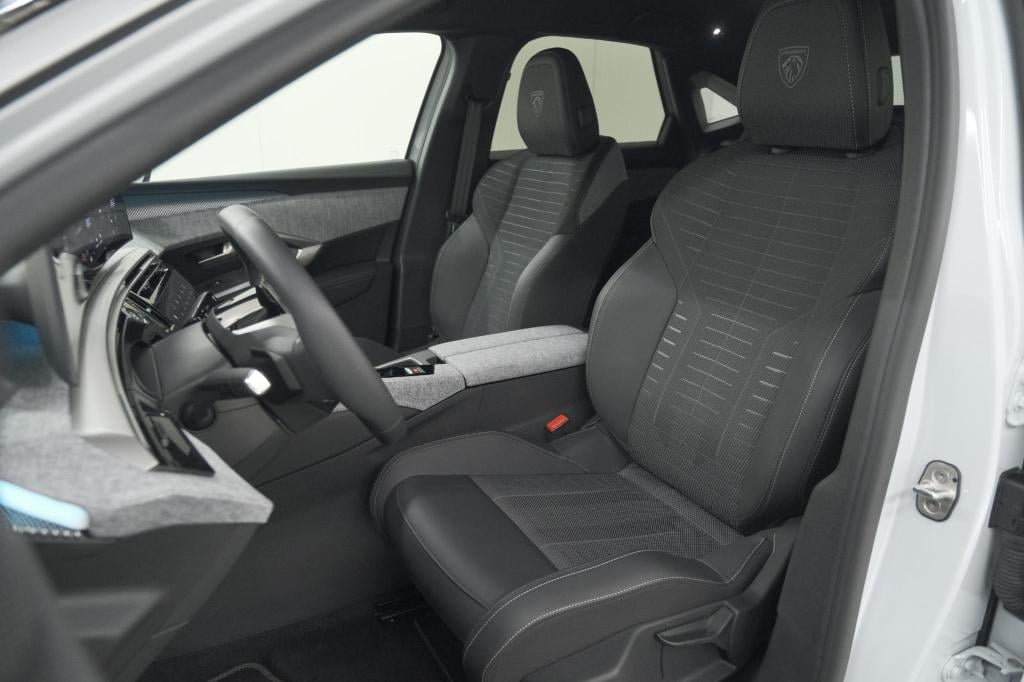 Peugeot 3008 1.2 hybrid 145 gt | camera | adaptieve cruise control | elektr