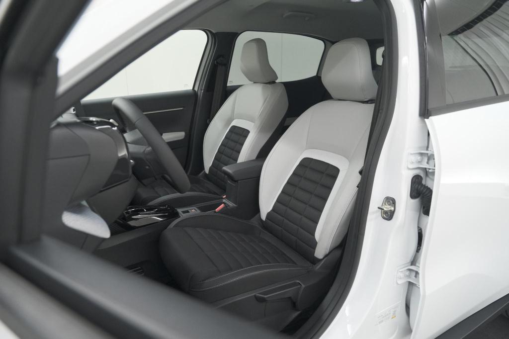 Citroen C3 Aircross 1.2 hybrid 145pk max | camera | dodehoekdetectie | appl