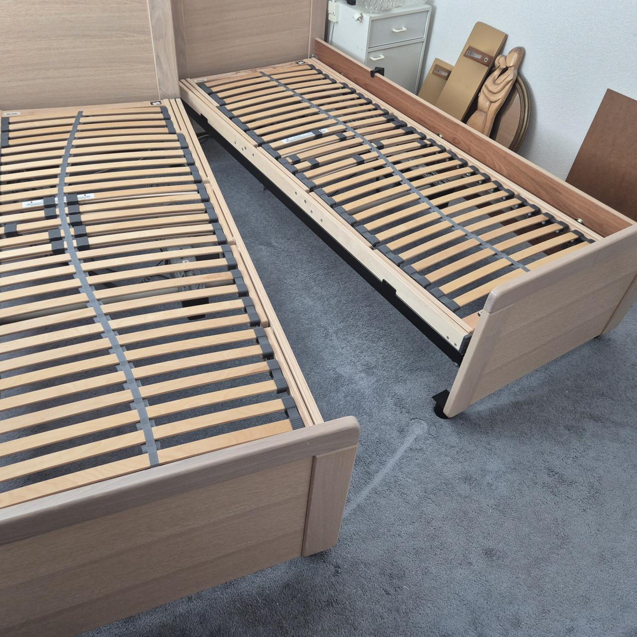 Senioren bed met elektrische lattenbodem