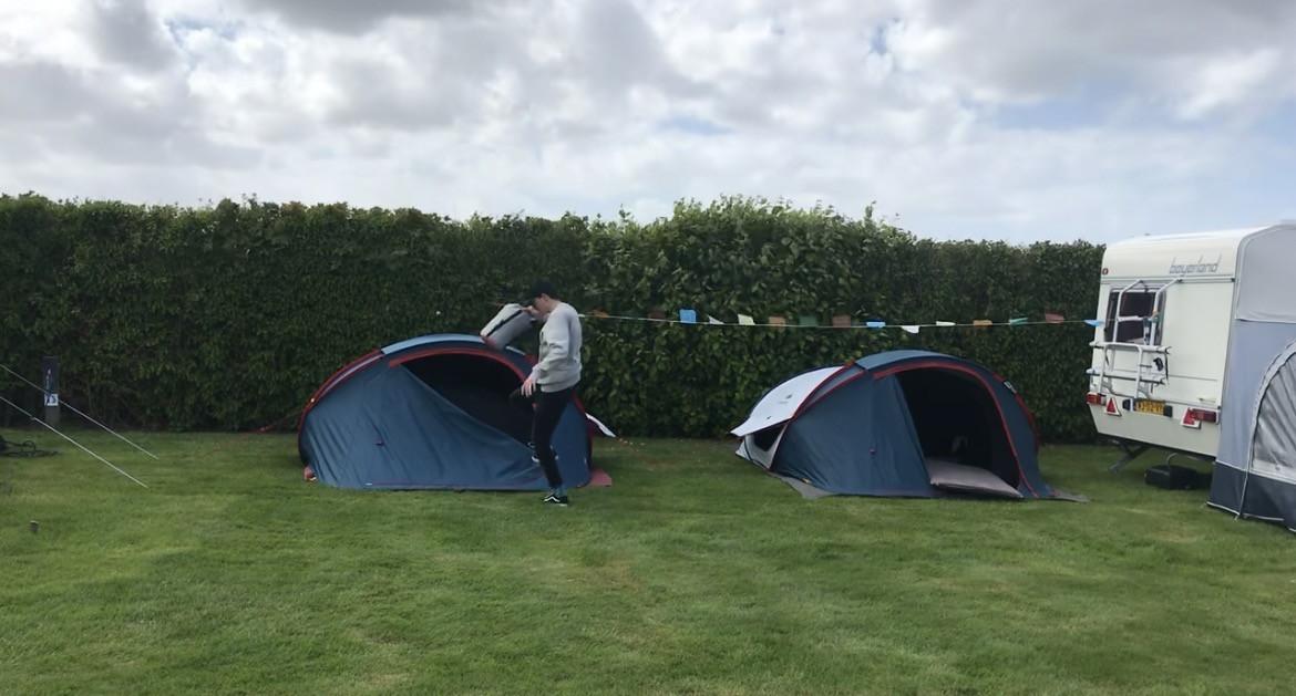 Pop up tent