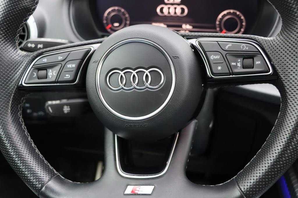 Audi Q2 30 tfsi s-line edition sound 110pk
