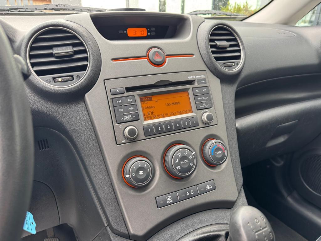 Kia Carens 2.0 cvvt x-tra * airco * trekhaak * apk tot 07-10-2027