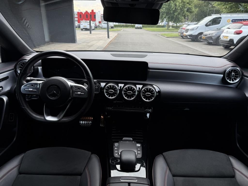 Mercedes-Benz Cla 250e - amg pakket - ambilight - pano -