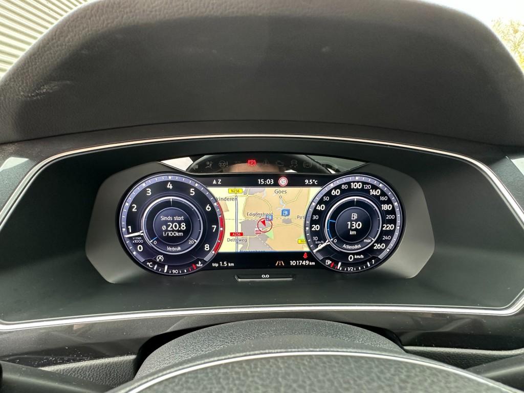 Volkswagen Tiguan 1.4 tsi act connected series r-line panoramadak trekhaak 