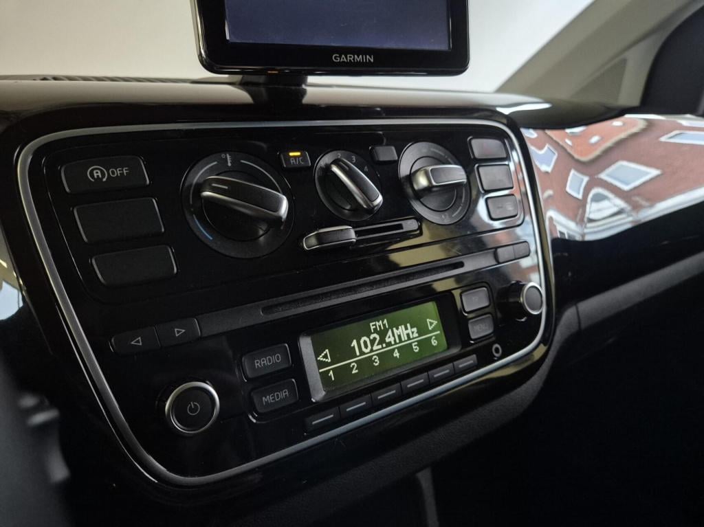 Volkswagen UP! 1.0 high up! / leren bekleding / cruisecontrol