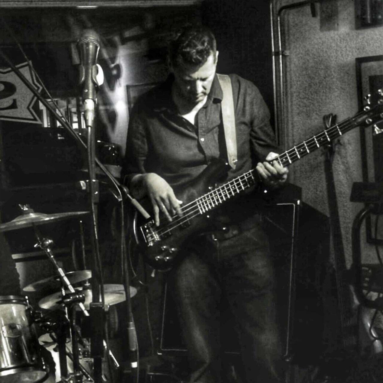 Bassist zoekt