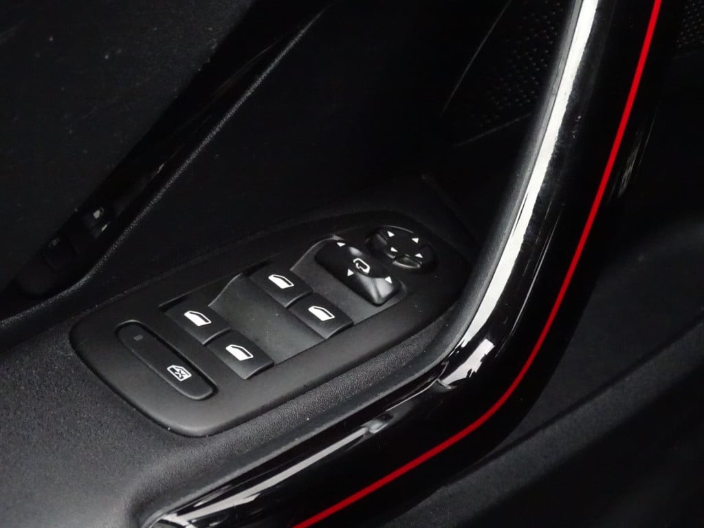 Peugeot 2008 1.2 puretech gt-line